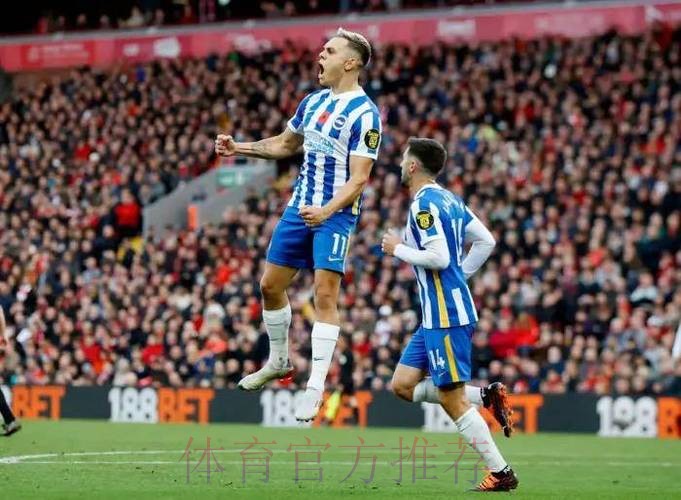 布莱顿老帅点赞“硬碰硬”防守:在老特拉福德,海鸥队用稳守破解曼联的危险长传 布莱顿老帅点赞“硬碰硬”防守:在老特拉福德,海鸥队用稳守破解曼联的危险长传