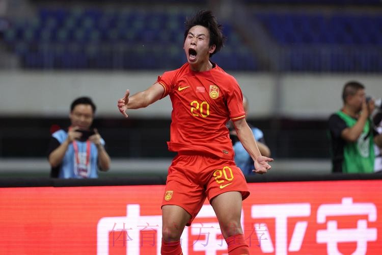 中国U-19国家男子足球队3战2胜1平 获得渭南国际足球邀请赛冠军 中国U-19国家男子足球队3战2胜1平 获得渭南国际足球邀请赛冠军